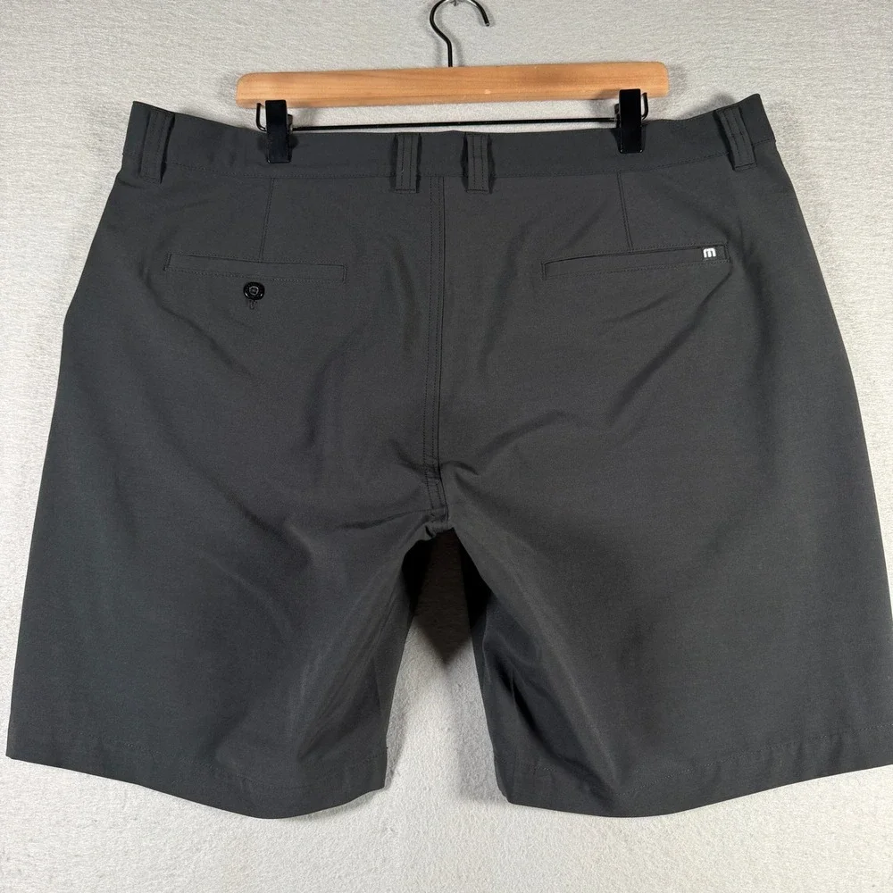 TravisMathew Beck Mens Golf Shorts Dark Grey Charcoal 40 1MAA590 Stretch